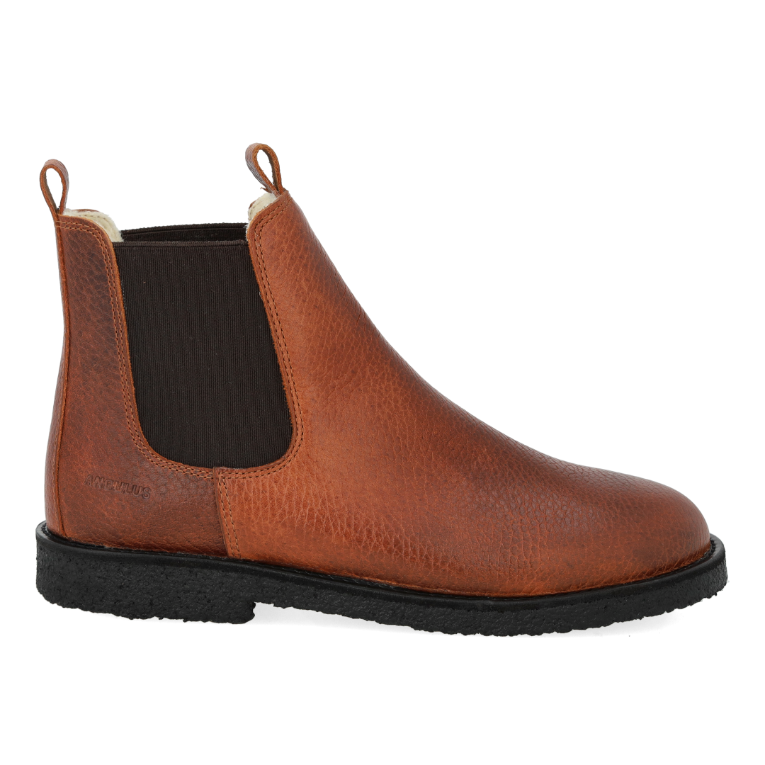 Boot with elastic and wool lining