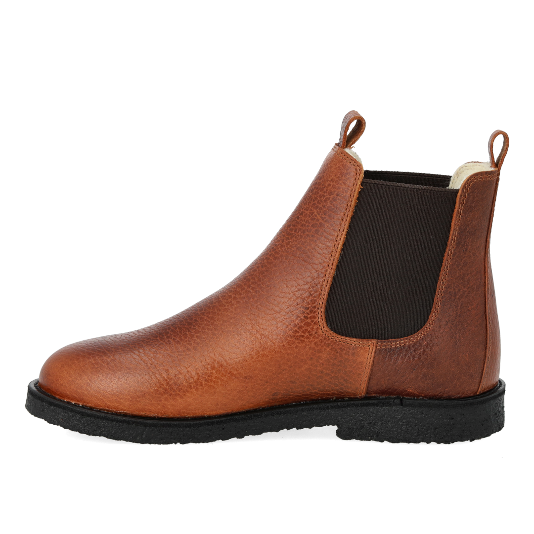 Boot with elastic and wool lining