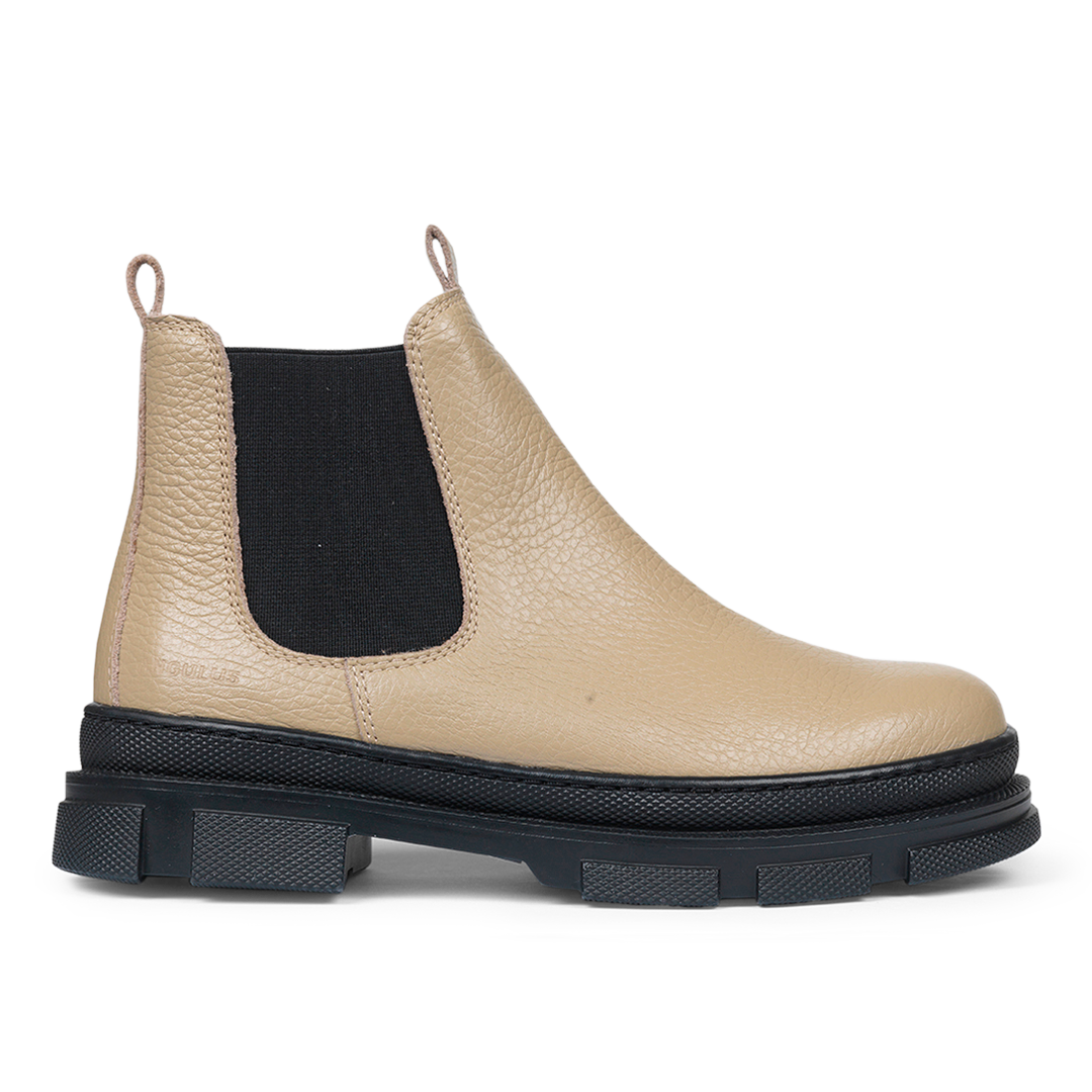 Chelsea boot with elastic and wool lining