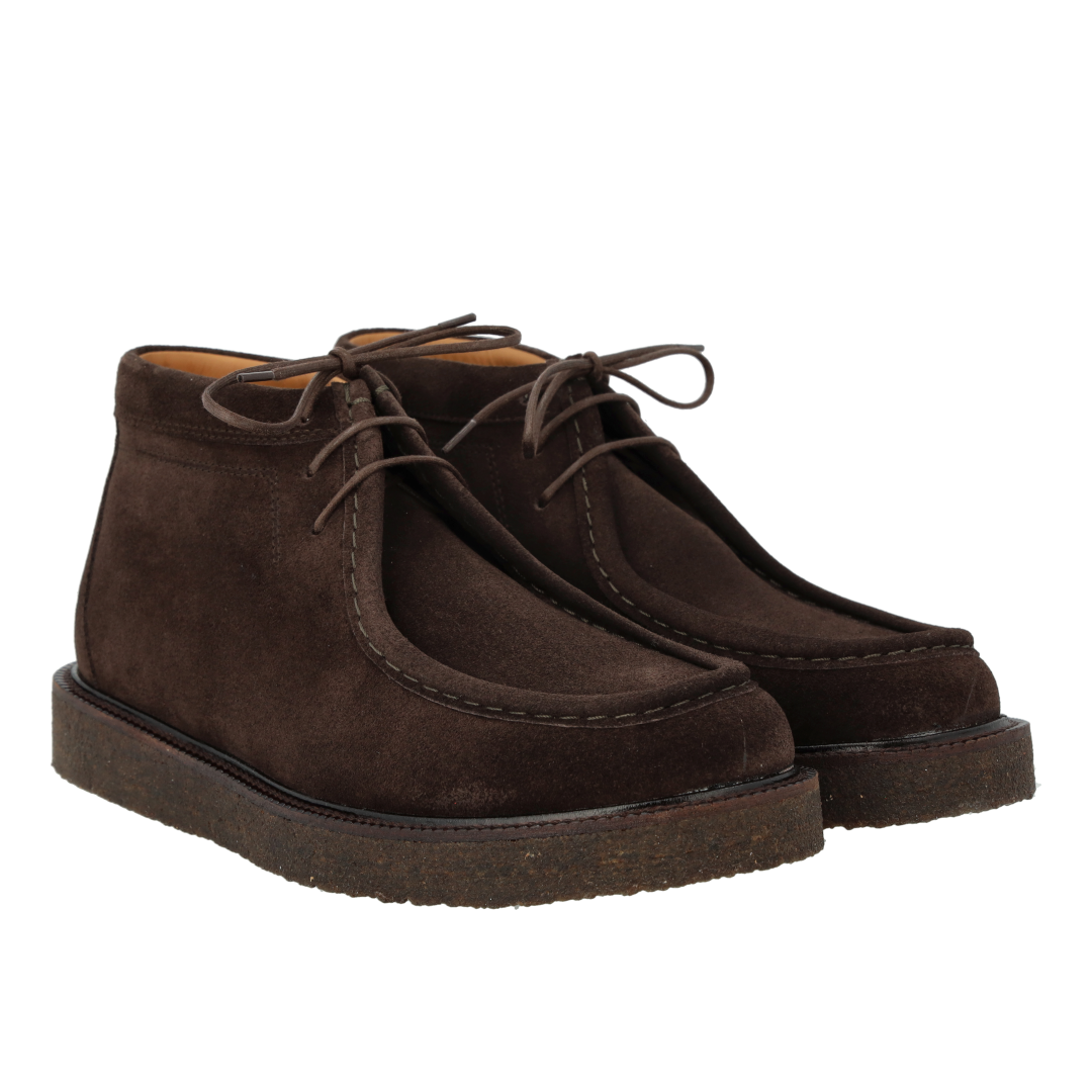 Lace-up shoes with decorative trim