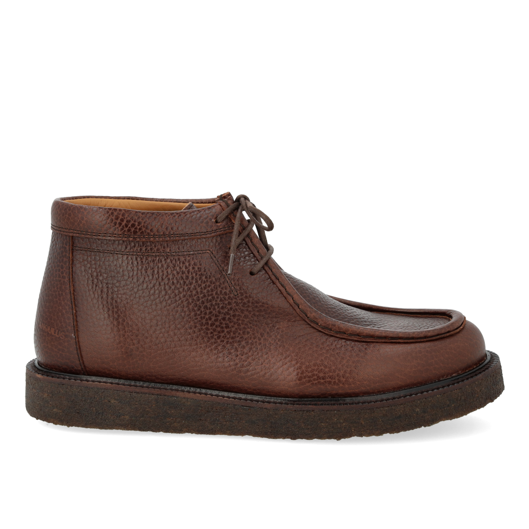 Lace-up shoes with decorative trim