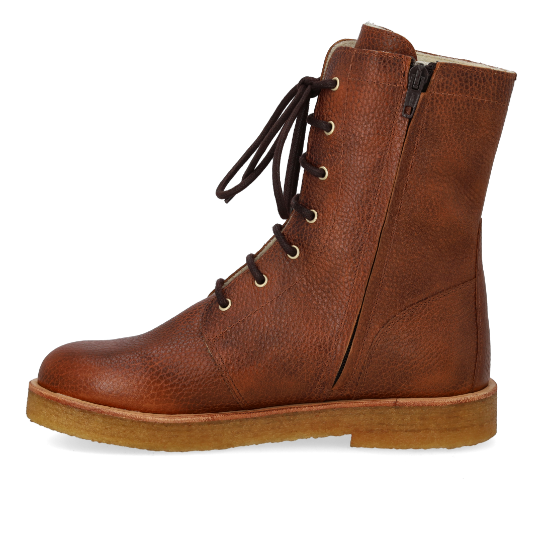 Lace-up boot with wool lining