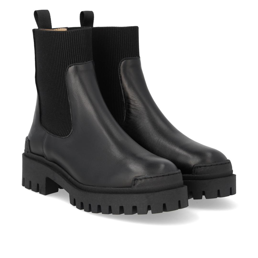 Chelsea boot with elastic
