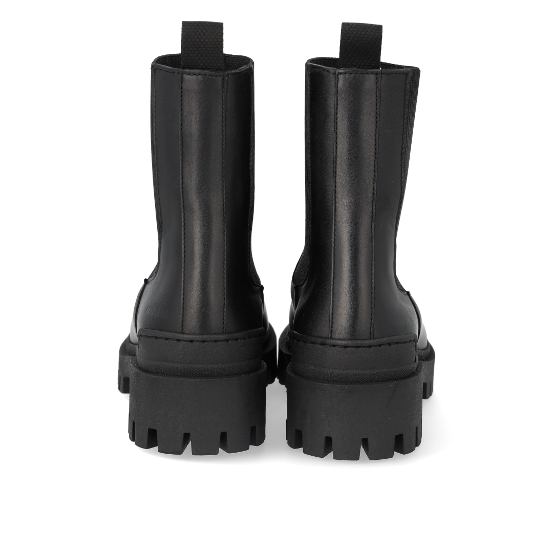 Chelsea boot with elastic