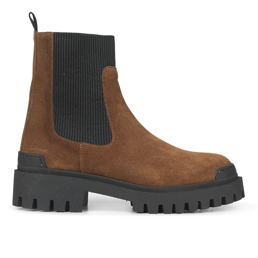 Chelsea boot with elastic