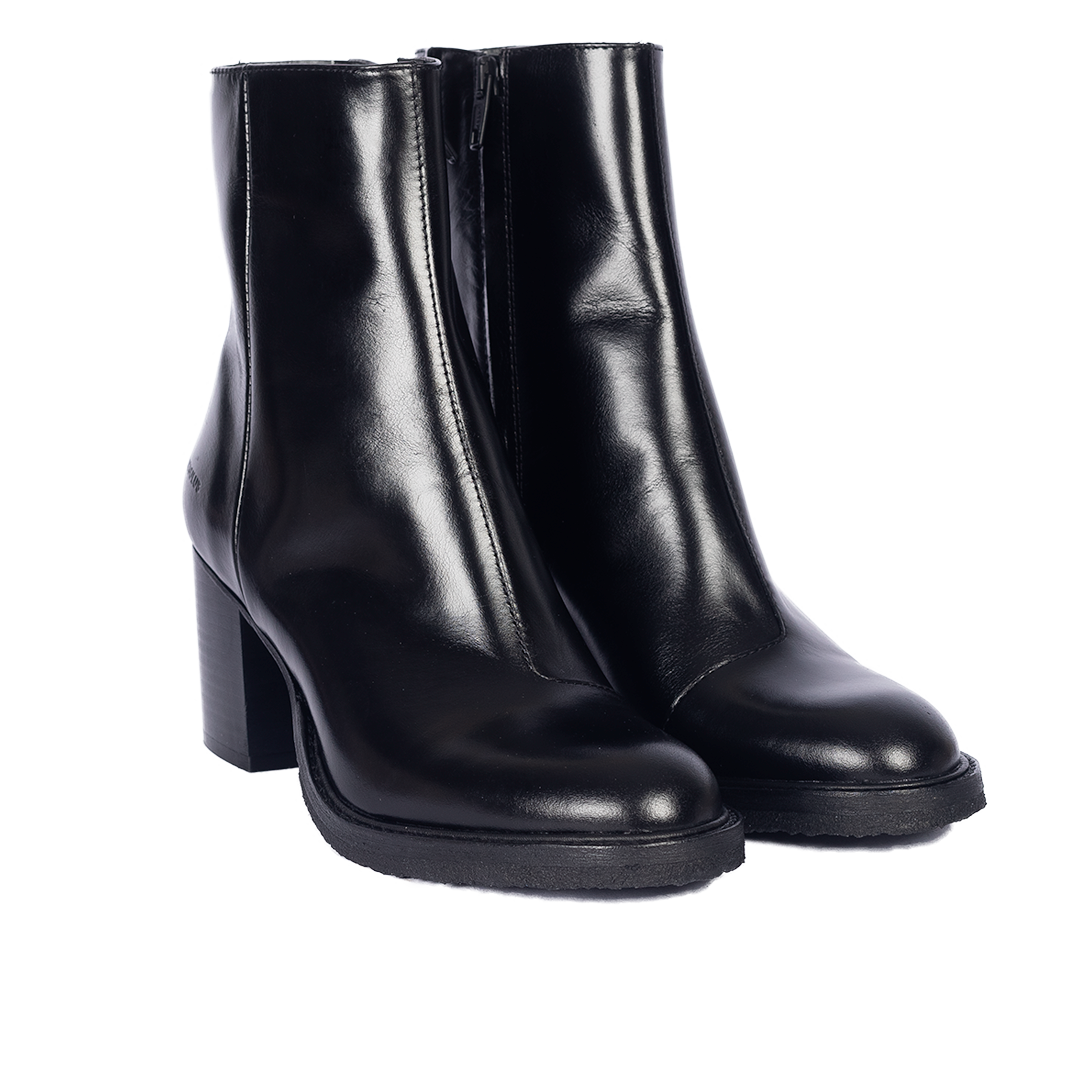 70s-inspired leather boot