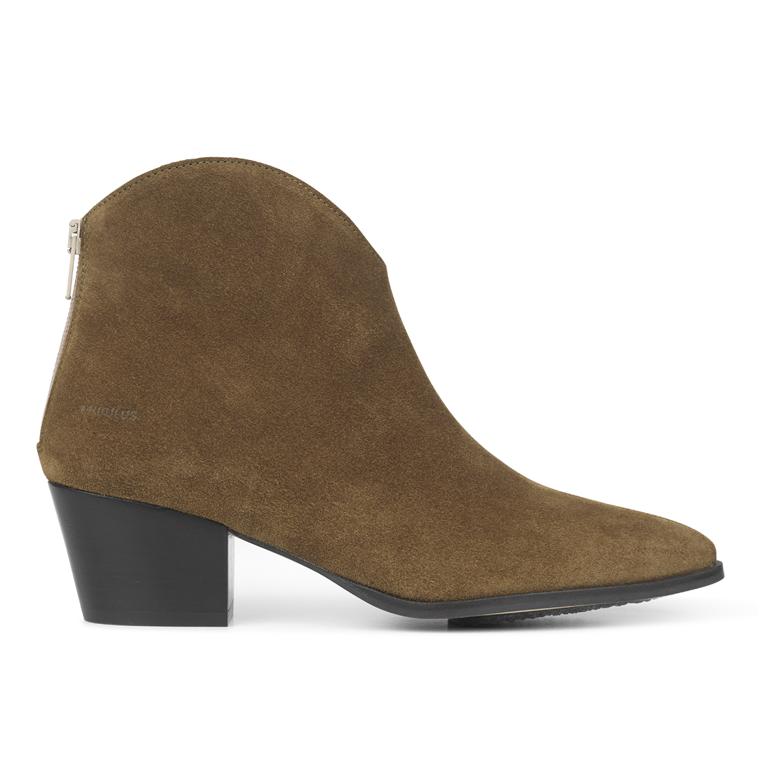 Ankle boot with heel