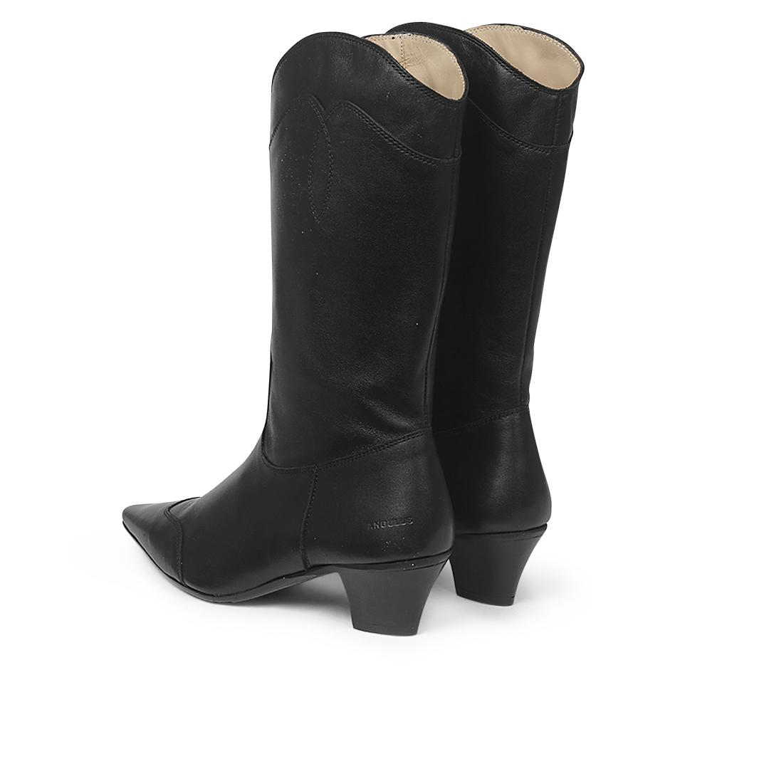 Cowboy boot with zipper