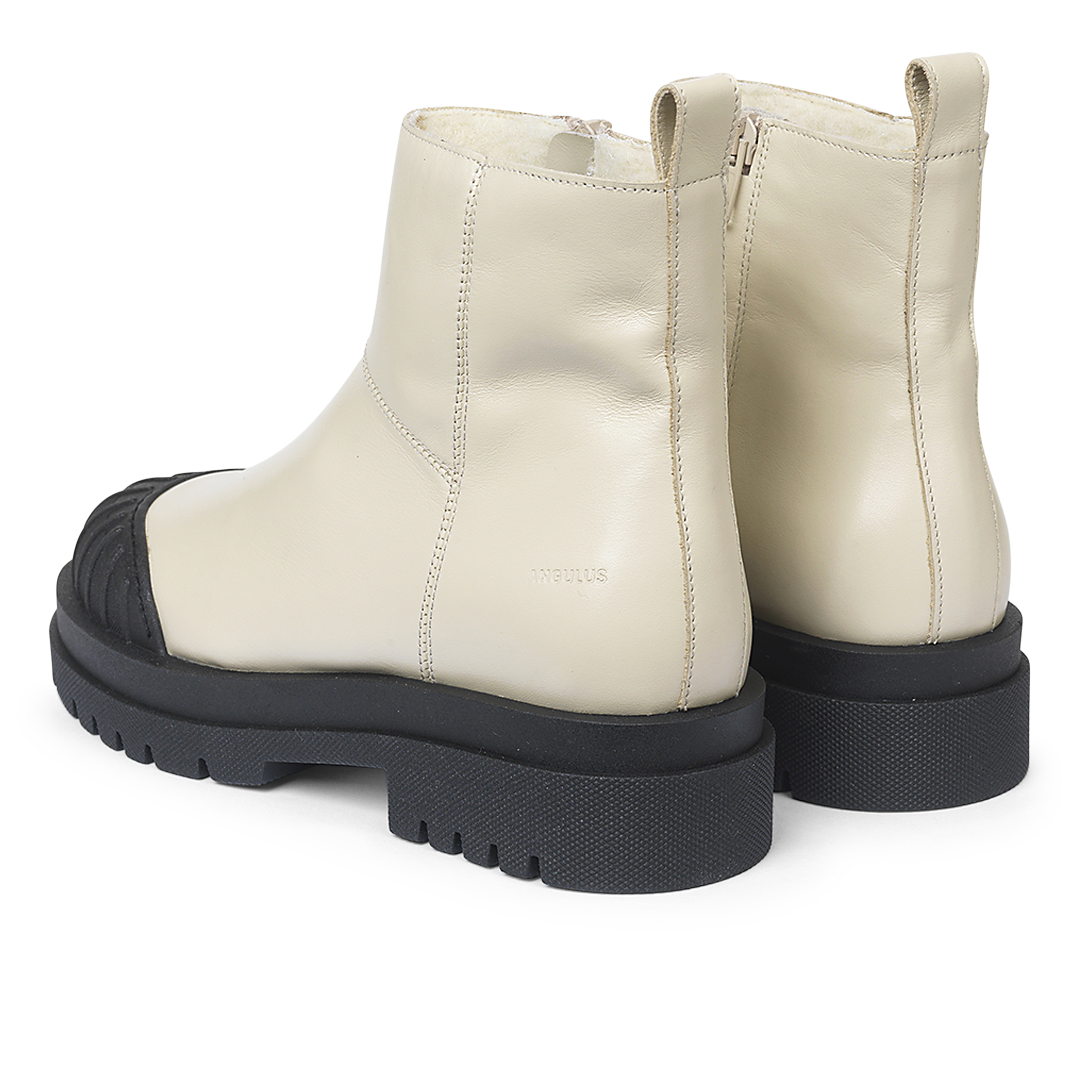 Wool-lined boot