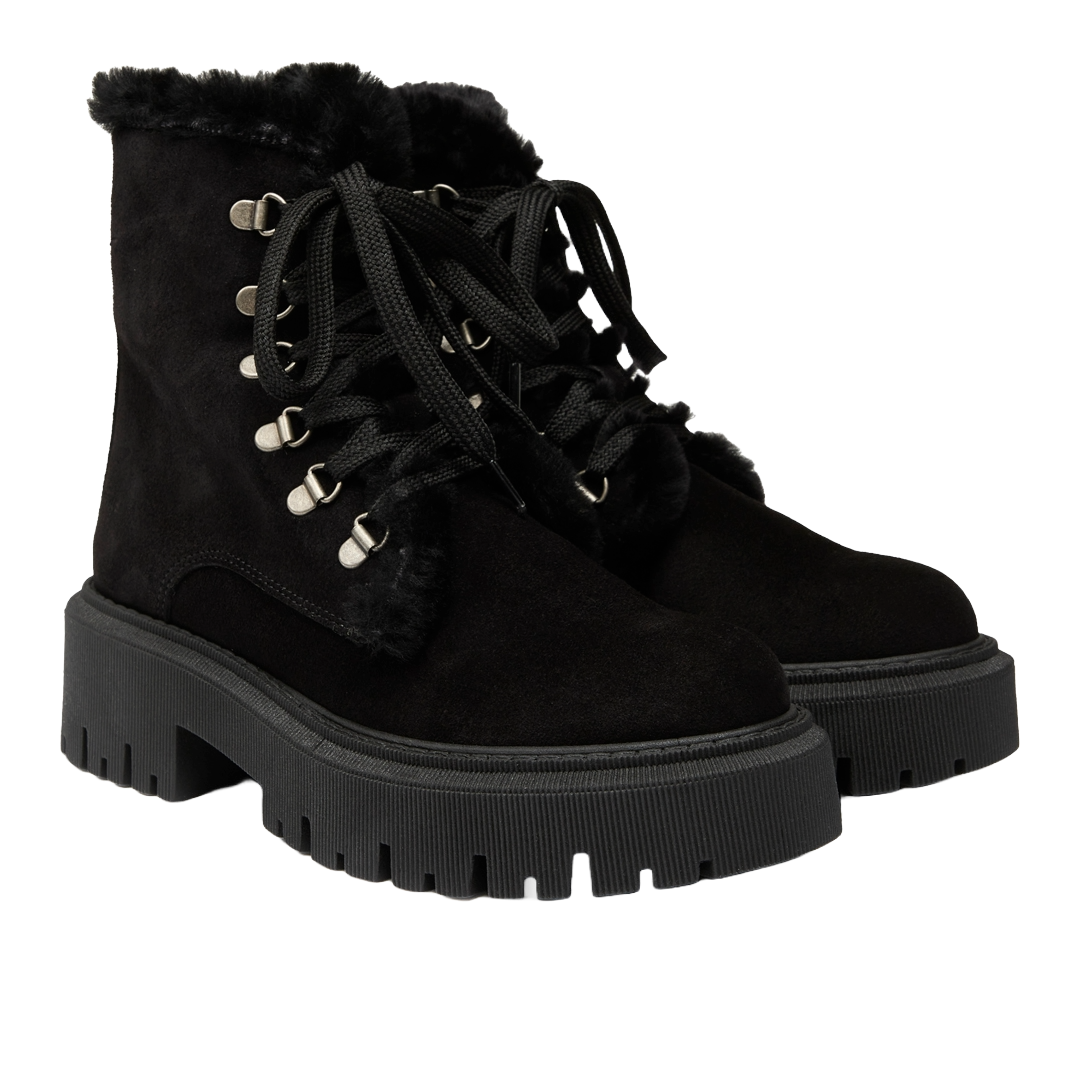 Lace-up boot with wool lining