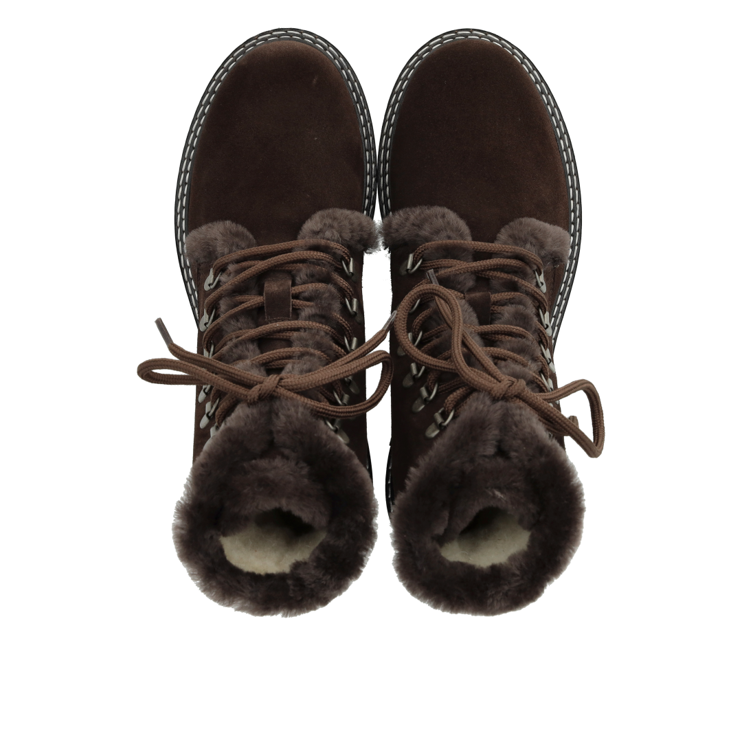 Chunky lace-up boot with soft merino wool lining