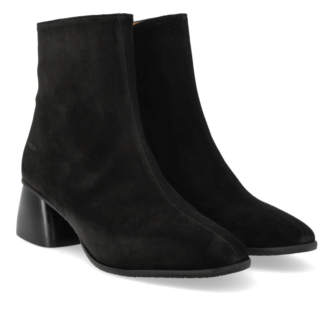 Ankle boot with sculptural black wooden heel