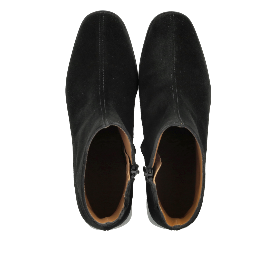 Ankle boot with sculptural black wooden heel