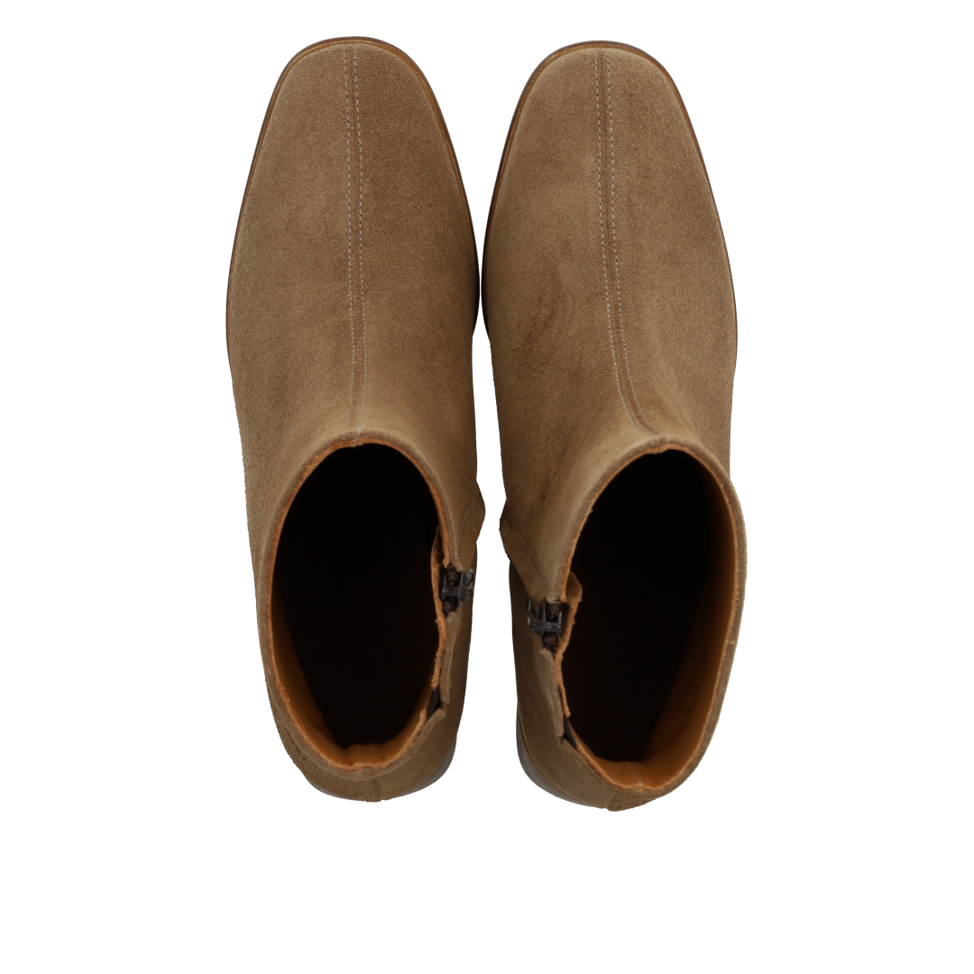 Ankle boot with sculptural wooden heel