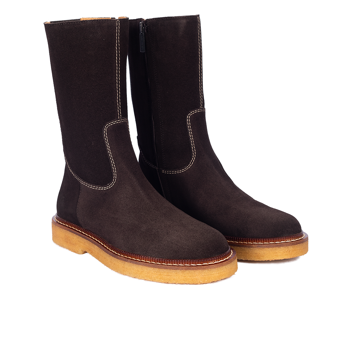 Classic boot with contrast stitching