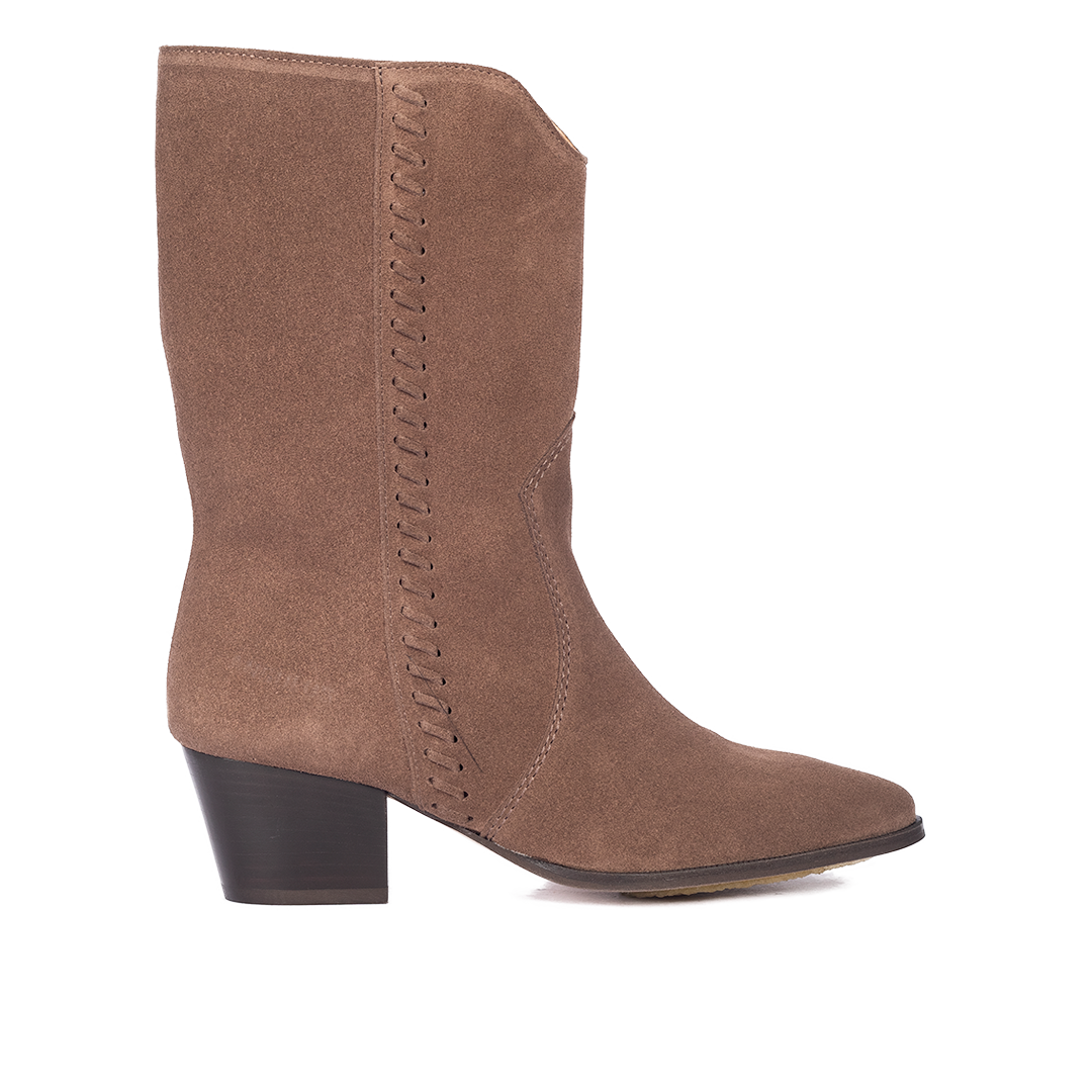 Cowboy Boot with Braided Stitching Details