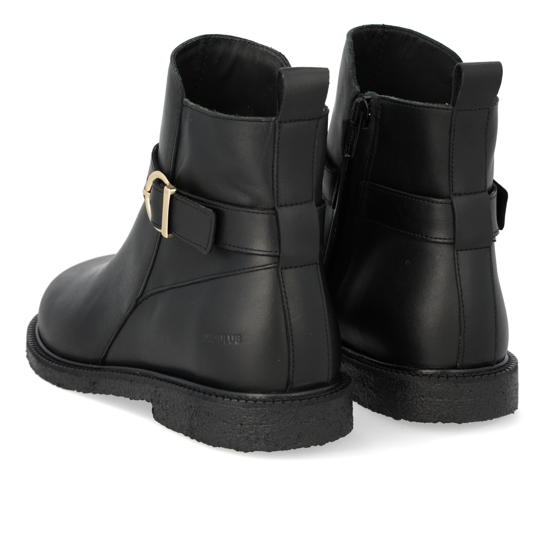 Boot with buckle detail