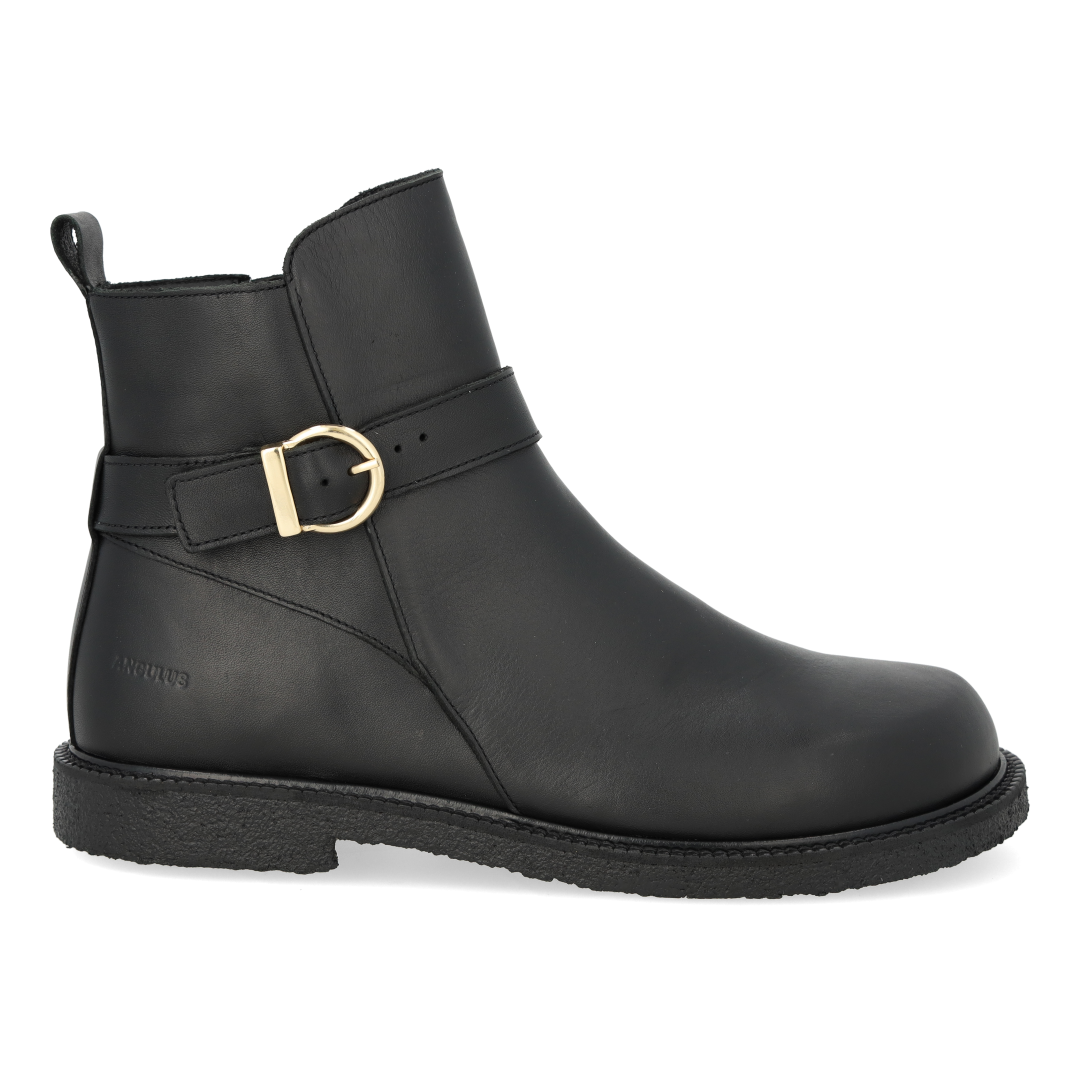 Boot with buckle detail