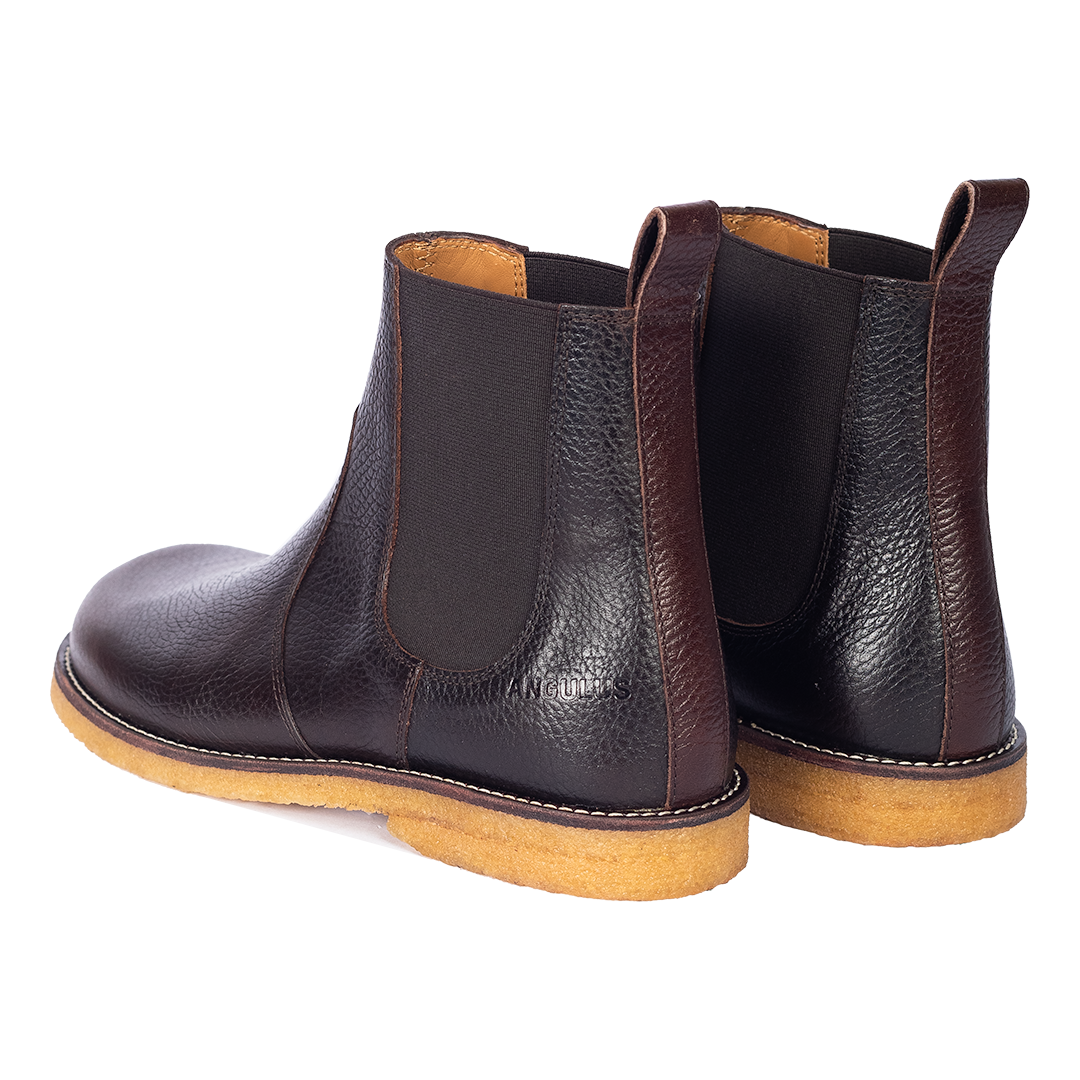Chelsea boot with contrast stitching