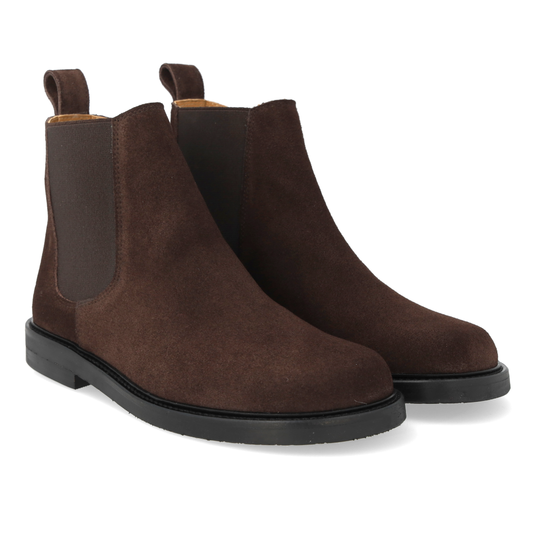 Chelsea boot with wide fit
