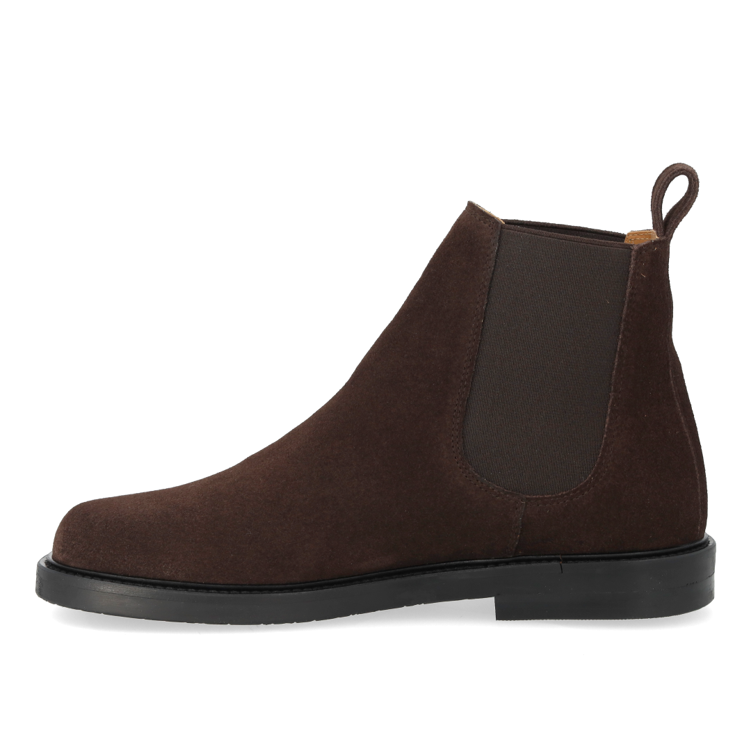 Chelsea boot with wide fit