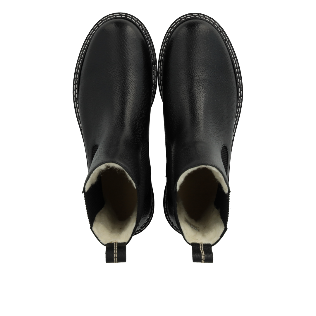 Chelsea boot with soft merino wool lining