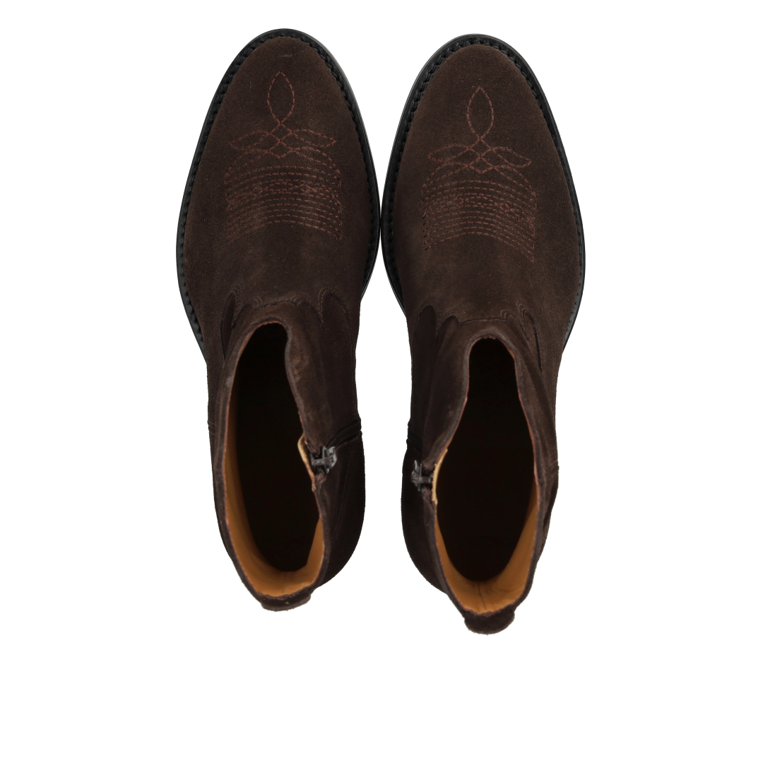 Cowboy boot with stitched detailing