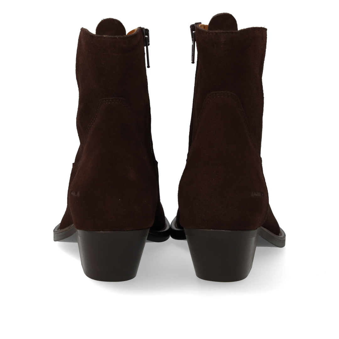 Cowboy boot with decorative stitching