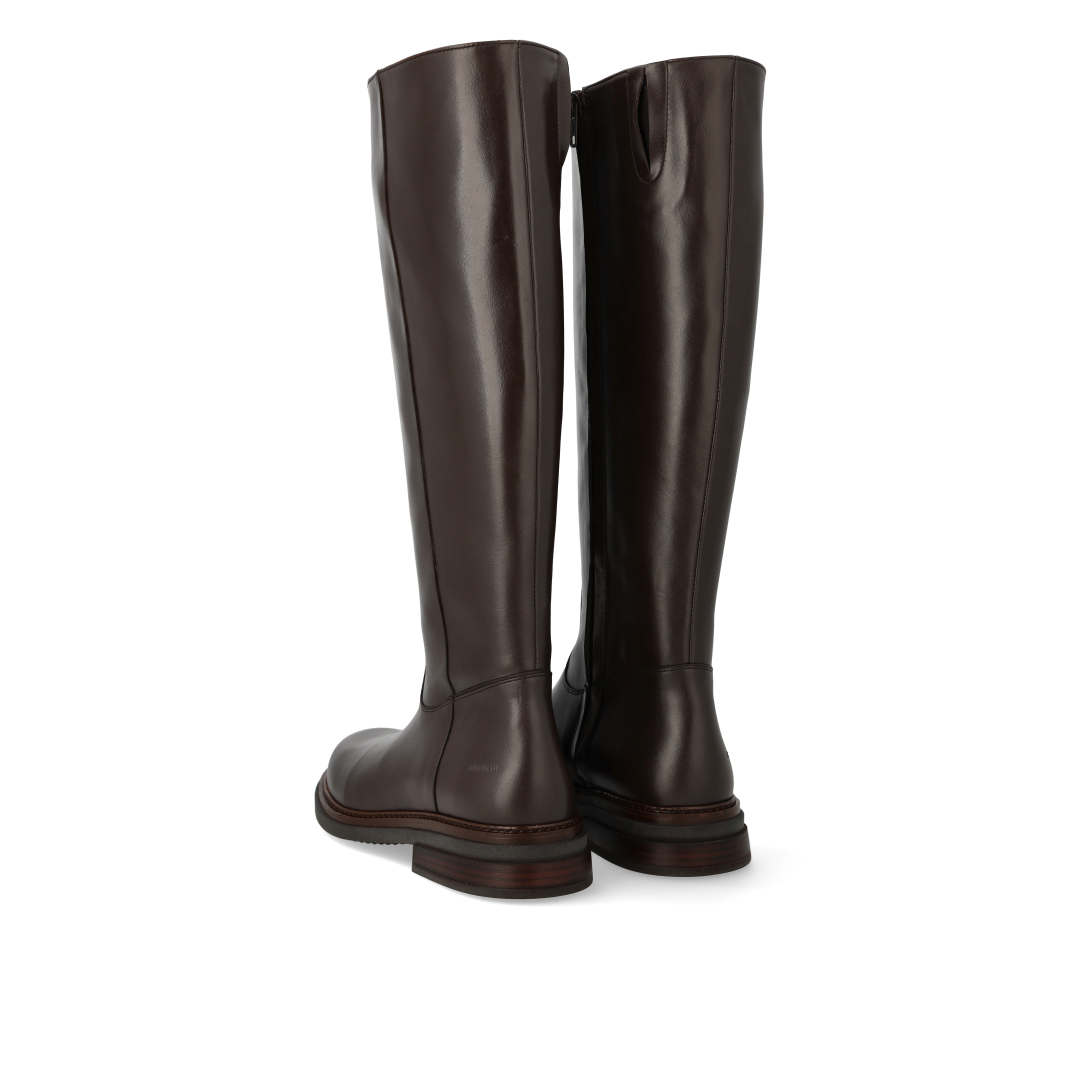 Long Shafted boot