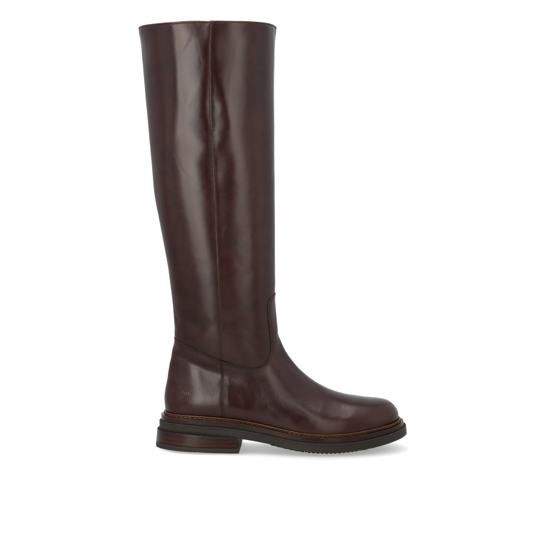 Long shafted boot