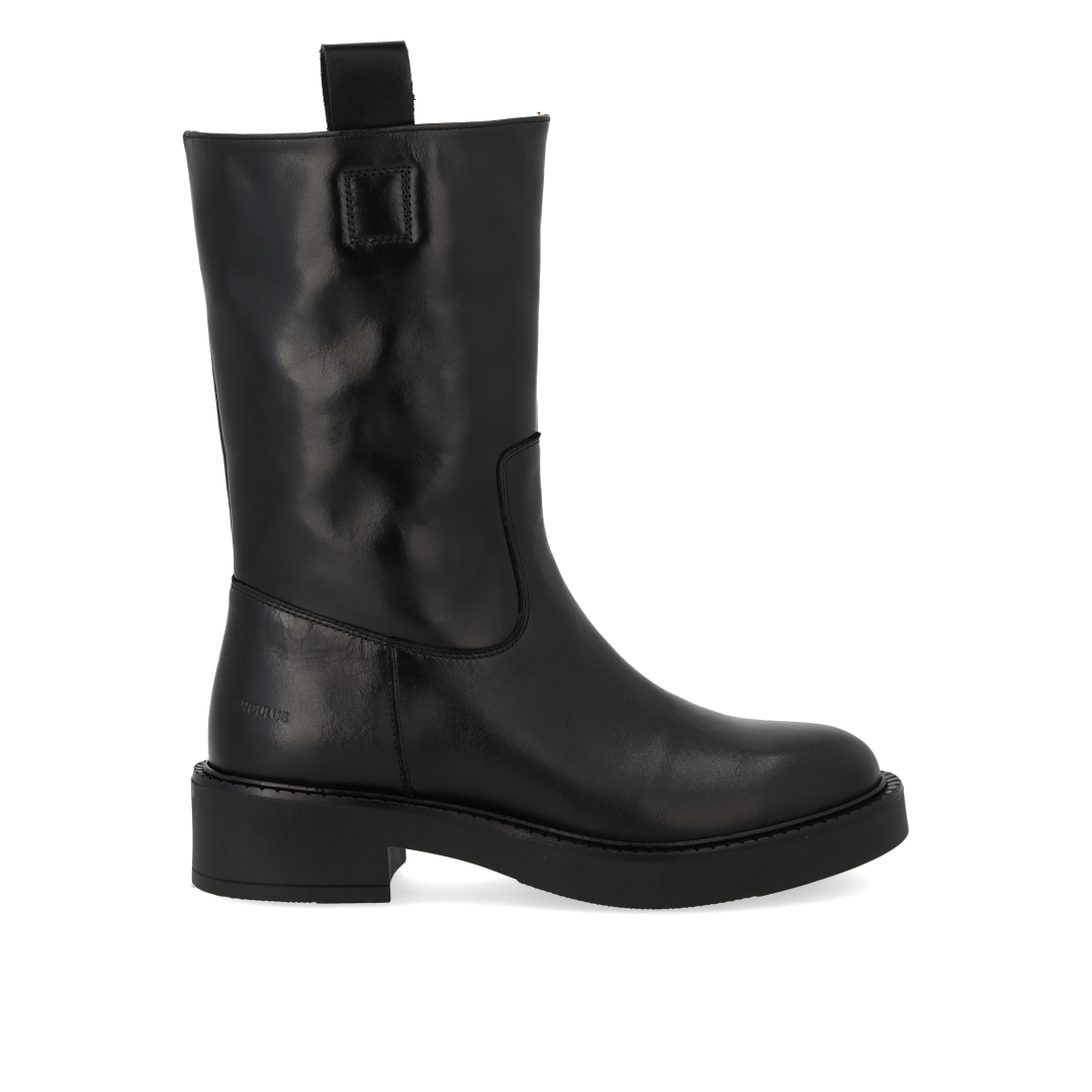 Chunky boot with mid-height shaft