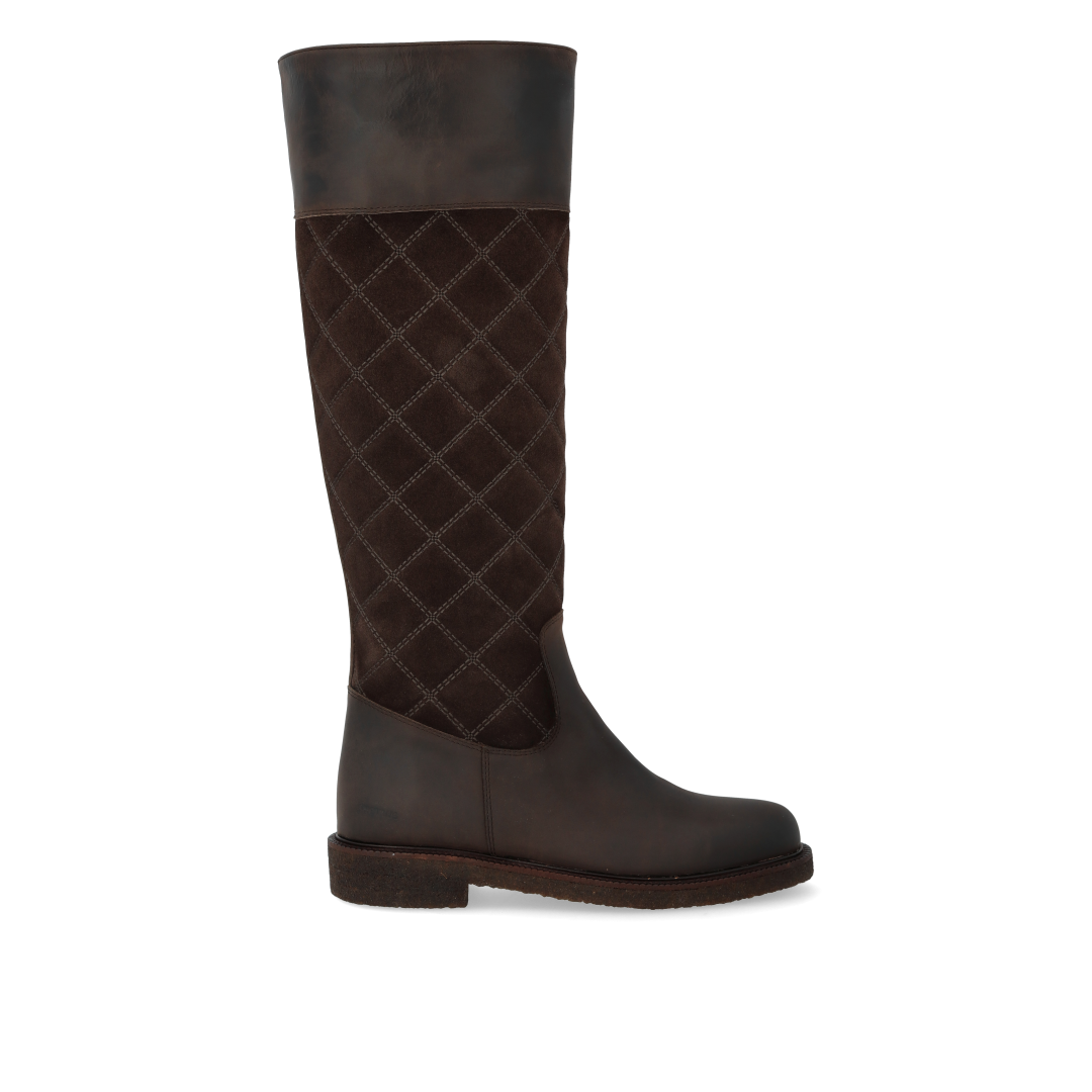 long shafted boot with quilted detail