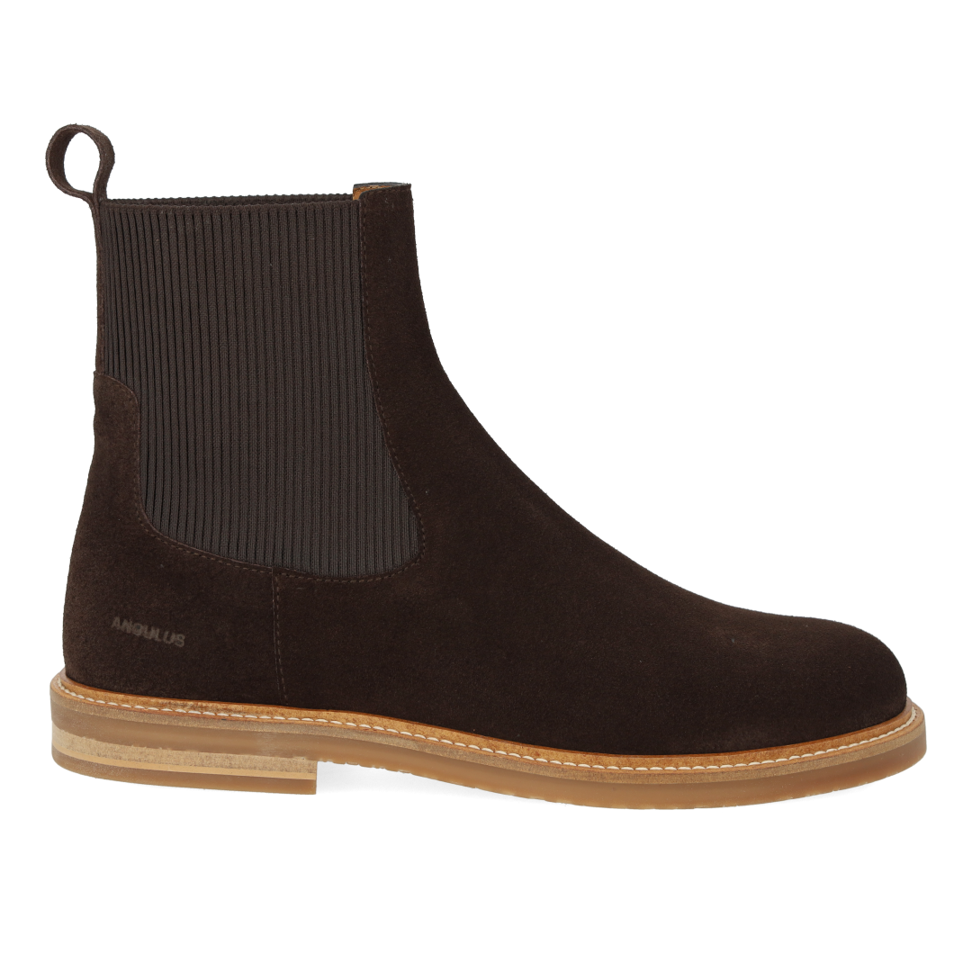 Chelsea boot with wide fit