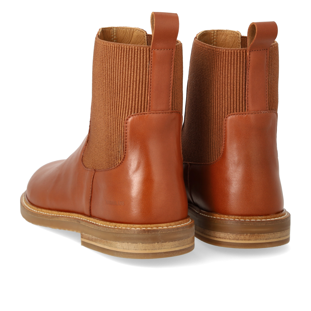 Chelsea boot with wide fit