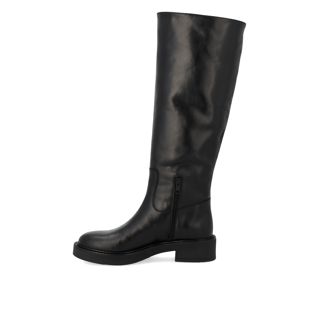 Long Shafted boot with buckle detail