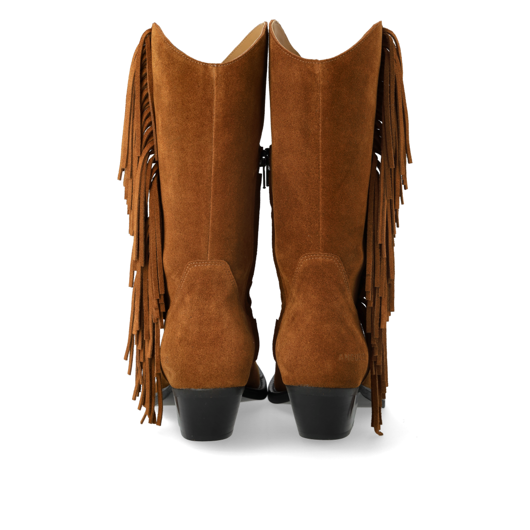 Cowboy boot with curved shaft and fringe