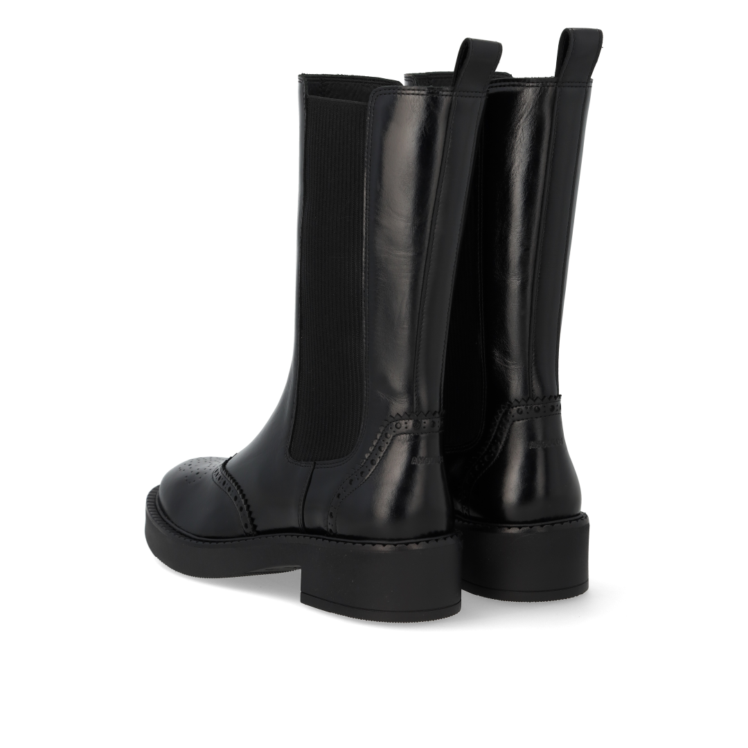 Chelsea boot with brogue perforation