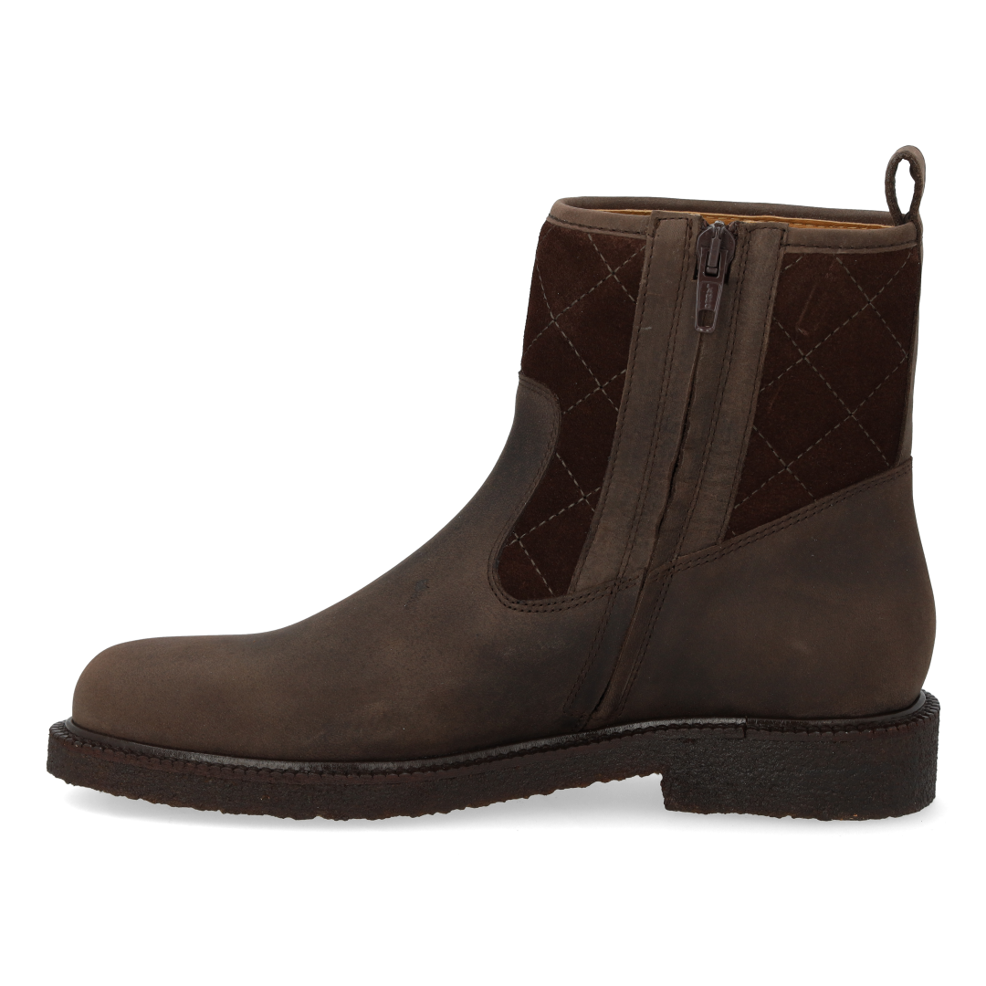 Quilted boot