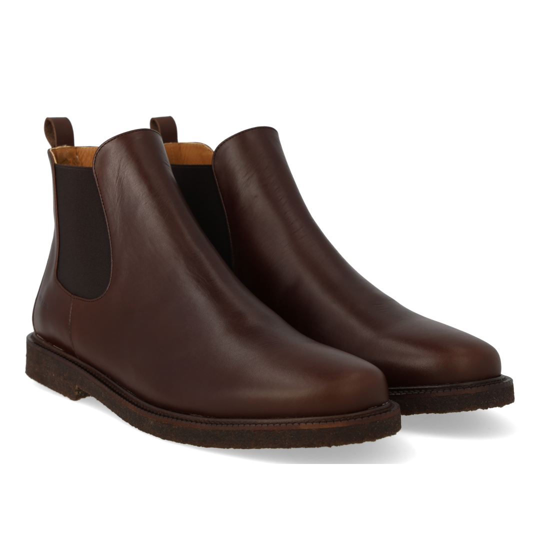 Chelsea boot with elastic