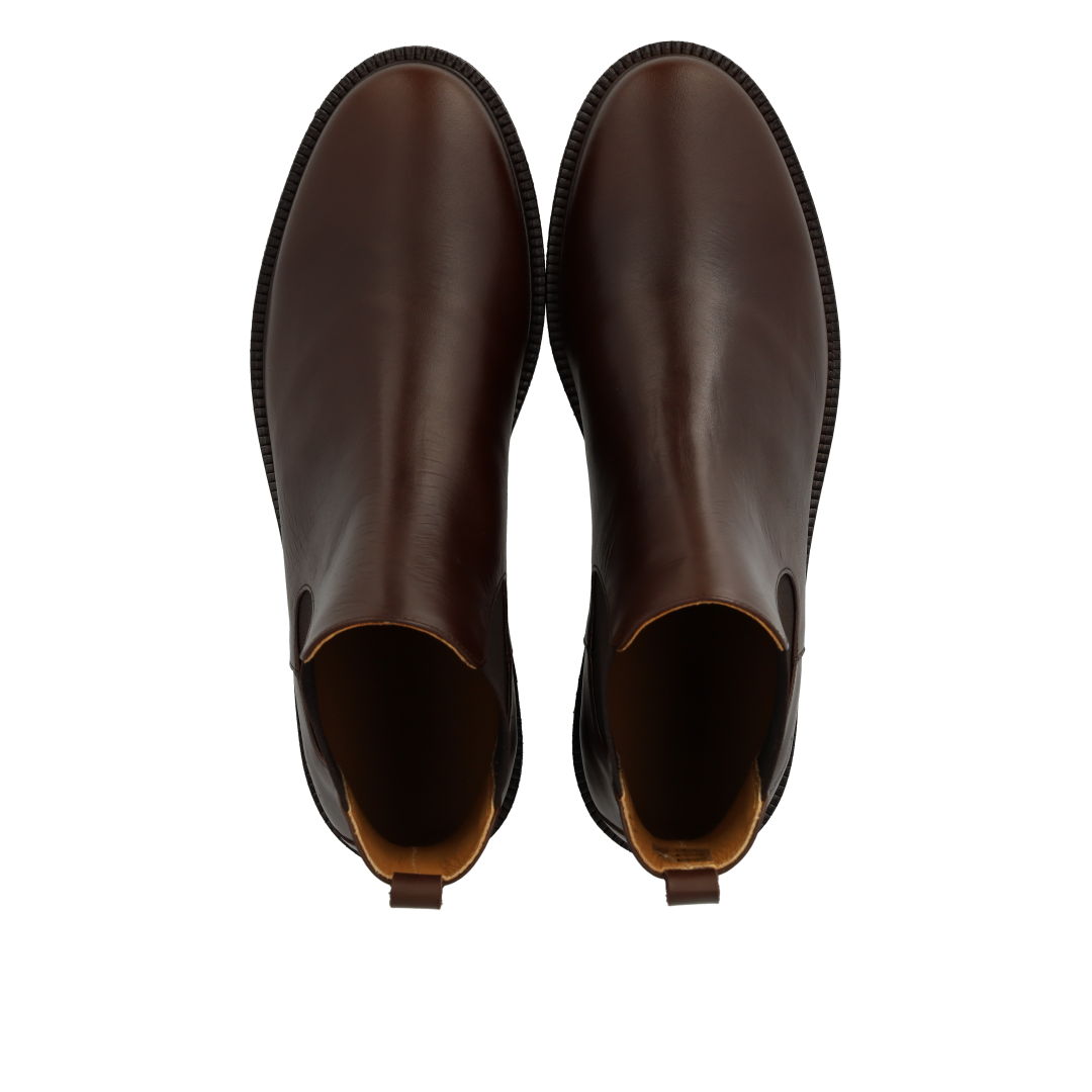 Chelsea boot with elastic