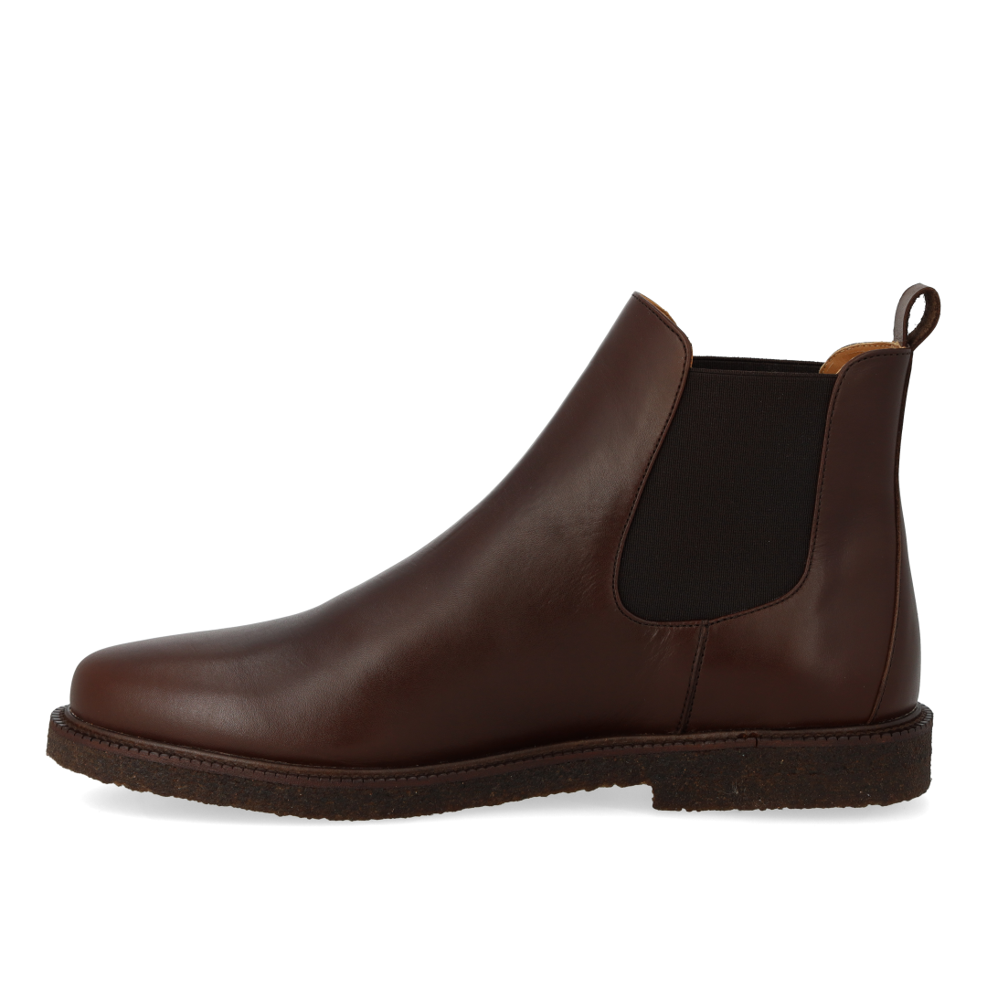 Chelsea boot with elastic