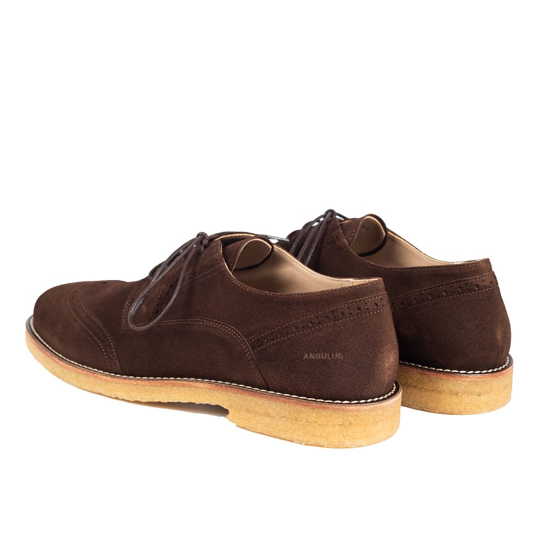 Lace-up shoes with brogue pattern