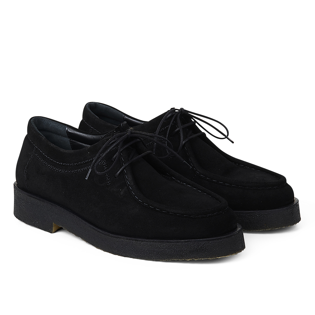 Casual lace-up shoes