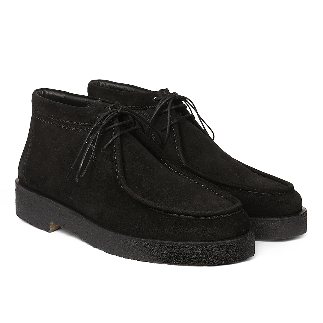 Lace-up shoes