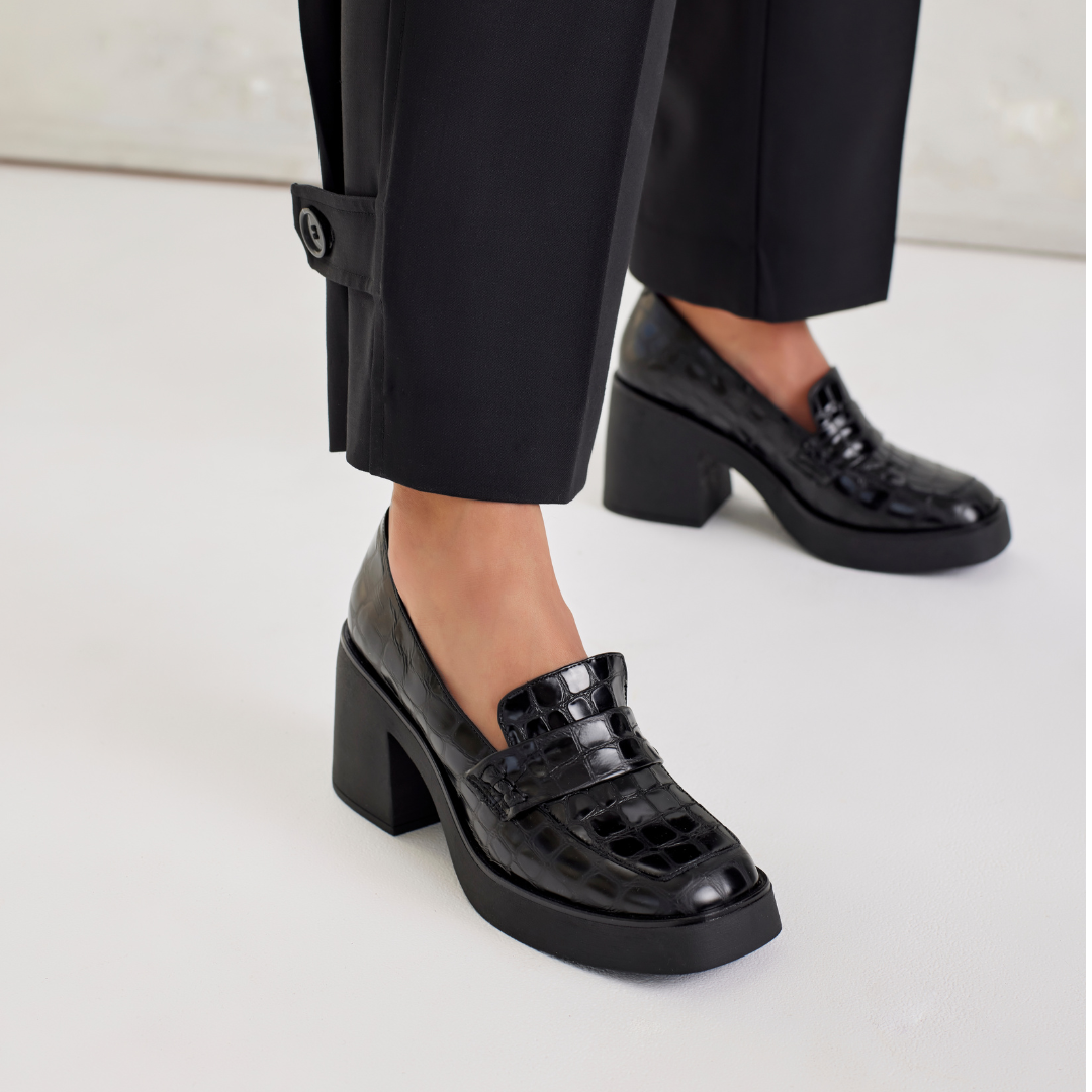 Heeled loafer