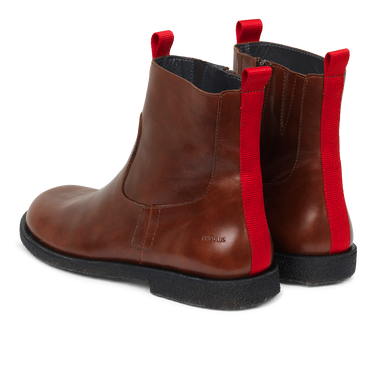 Boot with wide fit and zipper
