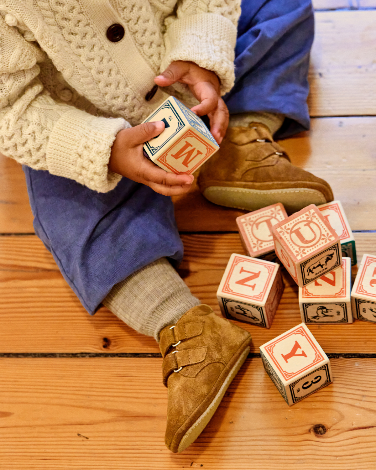 KIDS - INDOOR SHOES