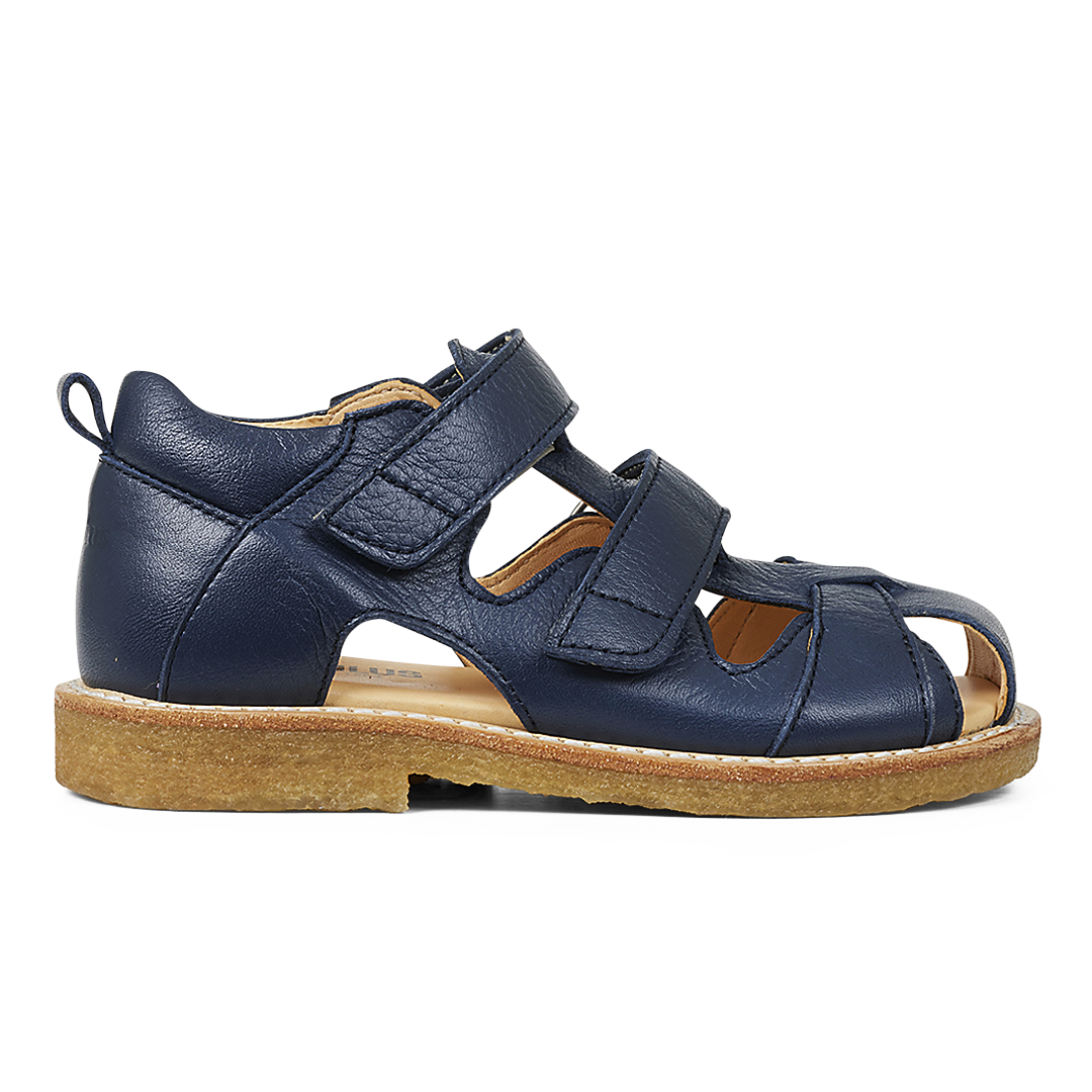 Sandal with velcro closure
