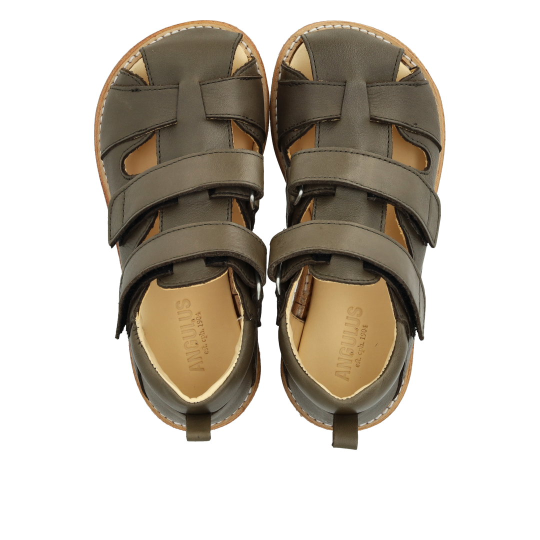 Sandal with velcro closure