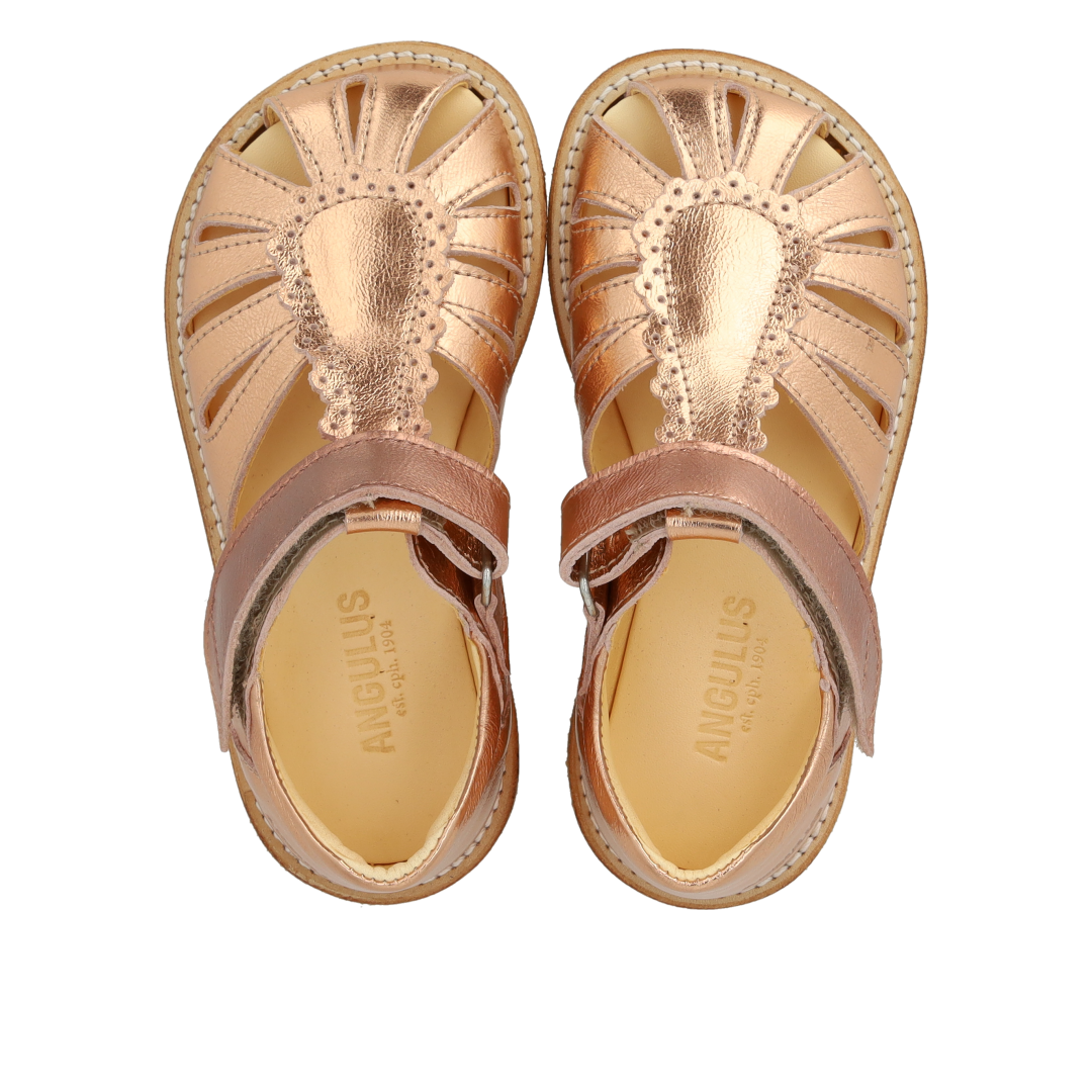 Sandal with teardrop detail